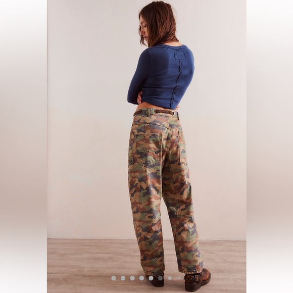 NWT Free People We The Free Moxie Printed Low-Slung Barrel Jeans - Picture 5 of 8